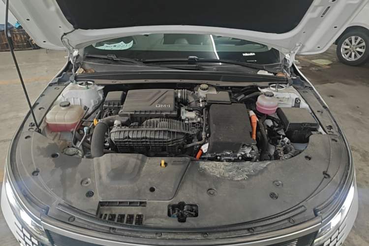 Used BYD Destroyer 05 2024 HONOR Edition DM-i 55KM Luxury Model Engine Bay