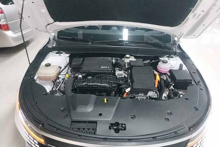 Used BYD Destroyer 05 2024 HONOR Edition DM-i 55KM Luxury Model Engine Bay