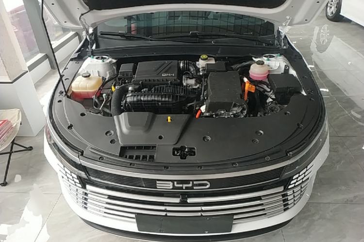 Used BYD Destroyer 05 2024 HONOR Edition DM-i 55KM Luxury Model Engine Bay