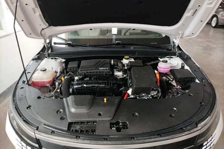 Used BYD Destroyer 05 2024 HONOR Edition DM-i 55KM Luxury Model Engine Bay