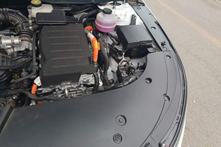 Used BYD Destroyer 05 2024 HONOR Edition DM-i 55KM Luxury Model Engine Bay Left