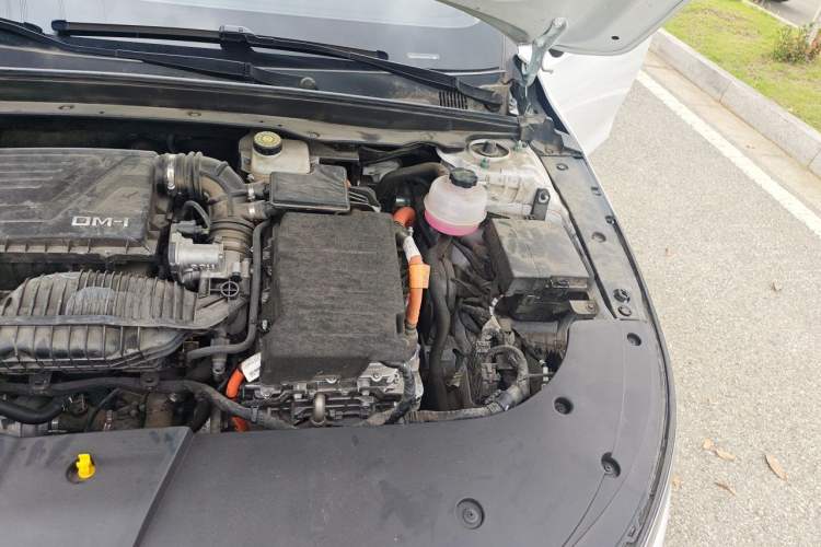 Used BYD Destroyer 05 2024 HONOR Edition DM-i 55KM Luxury Model Engine Bay Left