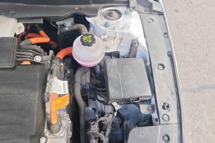 Used BYD Destroyer 05 2024 HONOR Edition DM-i 55KM Luxury Model Engine Bay Left
