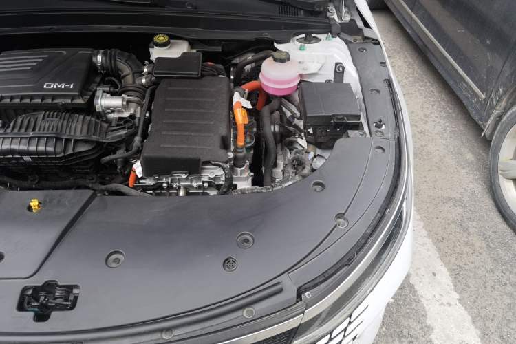Used BYD Destroyer 05 2024 HONOR Edition DM-i 55KM Luxury Model Engine Bay Left