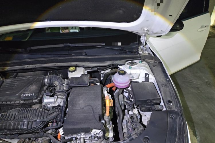 Used BYD Destroyer 05 2024 HONOR Edition DM-i 55KM Luxury Model Engine Bay Left