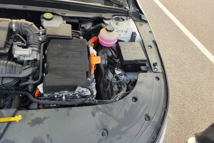 Used BYD Destroyer 05 2024 HONOR Edition DM-i 120KM Flagship Model Engine Bay Left