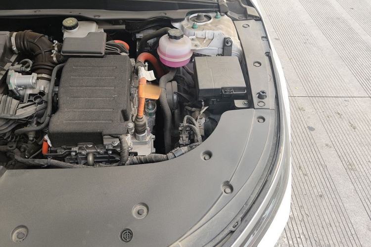 Used BYD Destroyer 05 2024 HONOR Edition DM-i 55KM Luxury Model Engine Bay Left