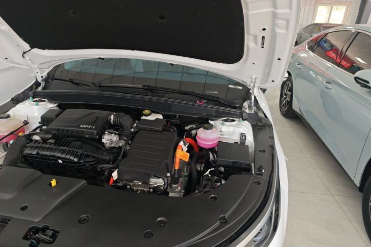 Used BYD Destroyer 05 2024 HONOR Edition DM-i 55KM Luxury Model Engine Bay Left
