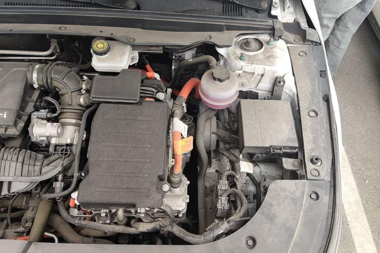 Used BYD Destroyer 05 2024 Honor Edition DM-i 120KM Luxury Model Engine Bay Left