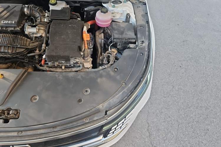 Used BYD Destroyer 05 2024 Honor Edition DM-i 120KM Luxury Model Engine Bay Left