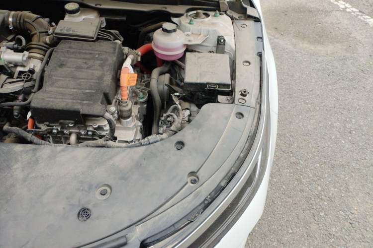 Used BYD Destroyer 05 2024 HONOR Edition DM-i 55KM Luxury Model Engine Bay Left
