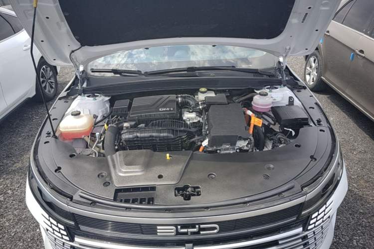 Used BYD Destroyer 05 2024 HONOR Edition DM-i 55KM Luxury Model Engine Bay