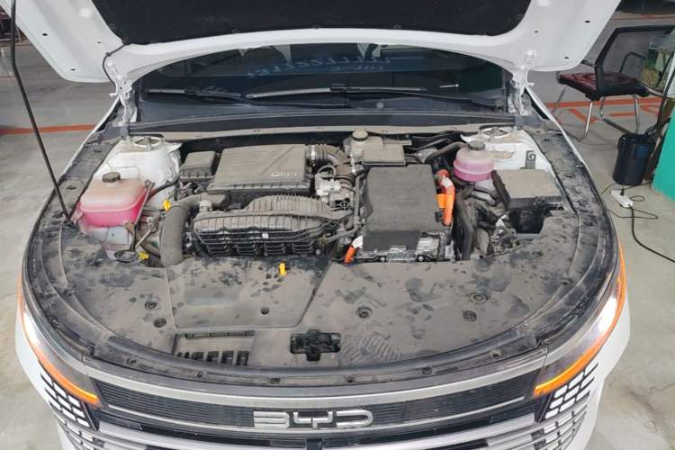Used BYD Destroyer 05 2024 HONOR Edition DM-i 55KM Luxury Model Engine Bay