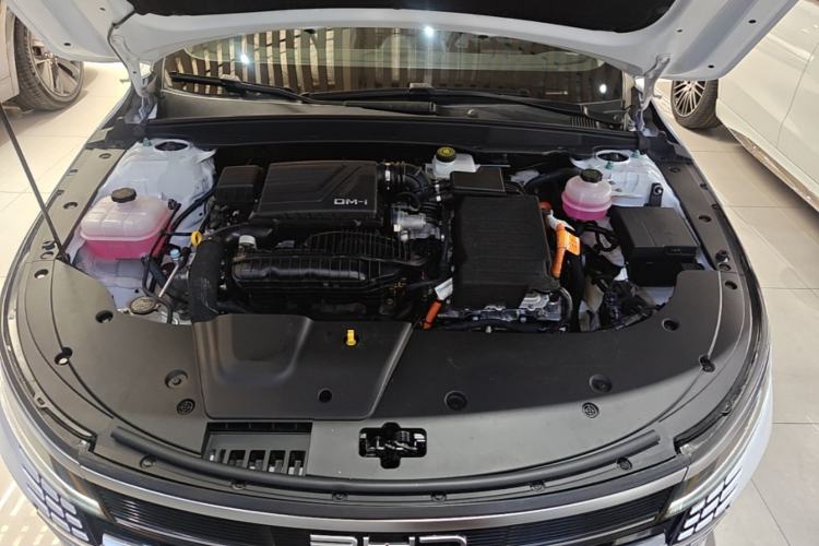 Used BYD Destroyer 05 2024 Honor Edition DM-i 120KM Luxury Model Engine Bay