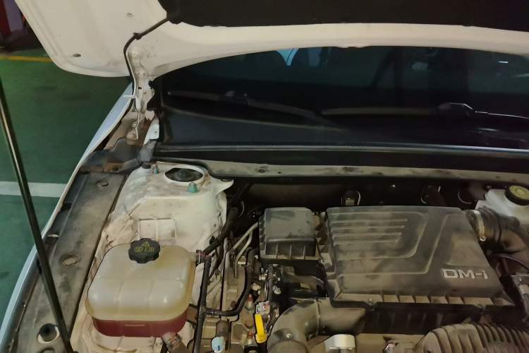 Used BYD Destroyer 05 2024 HONOR Edition DM-i 55KM Luxury Model Engine Bay Right