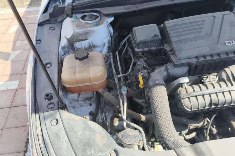 Used BYD Destroyer 05 2024 HONOR Edition DM-i 55KM Luxury Model Engine Bay Right