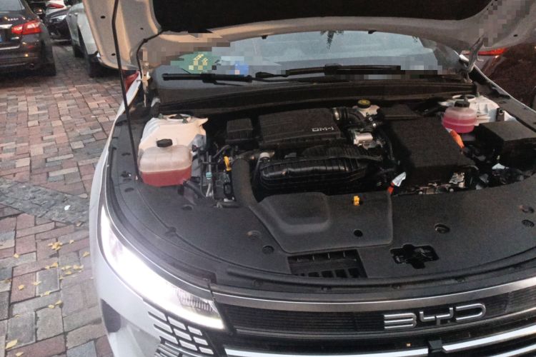Used BYD Destroyer 05 2024 HONOR Edition DM-i 55KM Luxury Model Engine Bay Right