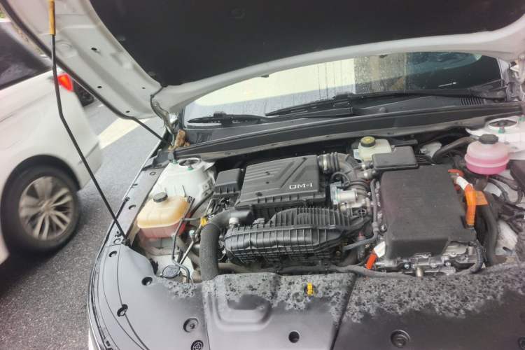 Used BYD Destroyer 05 2024 HONOR Edition DM-i 55KM Luxury Model Engine Bay Right