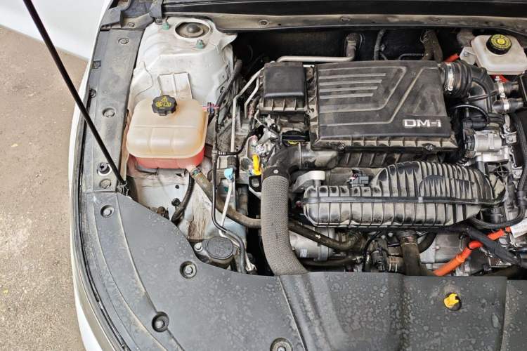 Used BYD Destroyer 05 2024 HONOR Edition DM-i 55KM Luxury Model Engine Bay Right