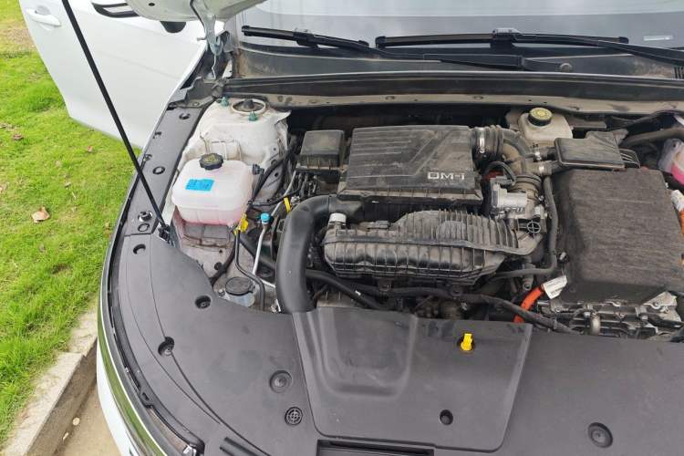Used BYD Destroyer 05 2024 HONOR Edition DM-i 55KM Luxury Model Engine Bay Right