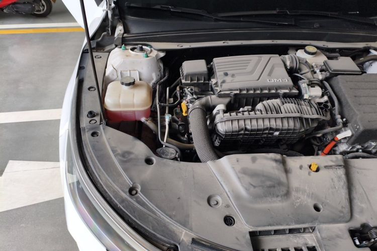 Used BYD Destroyer 05 2024 HONOR Edition DM-i 55KM Luxury Model Engine Bay Right