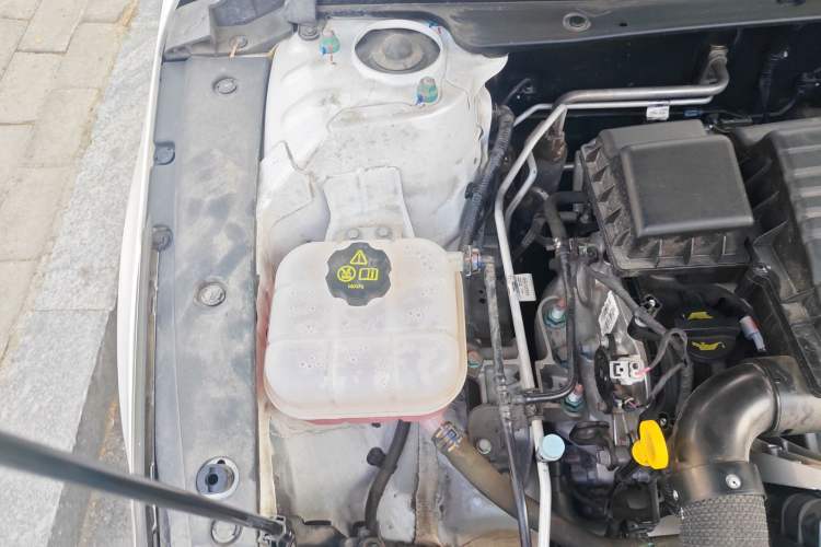 Used BYD Destroyer 05 2024 HONOR Edition DM-i 55KM Luxury Model Engine Bay Right