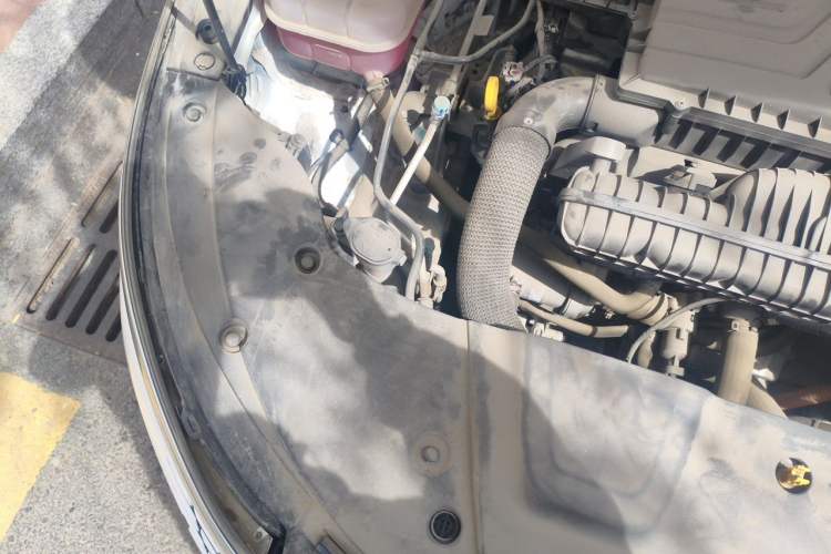 Used BYD Destroyer 05 2024 Honor Edition DM-i 120KM Luxury Model Engine Bay Right