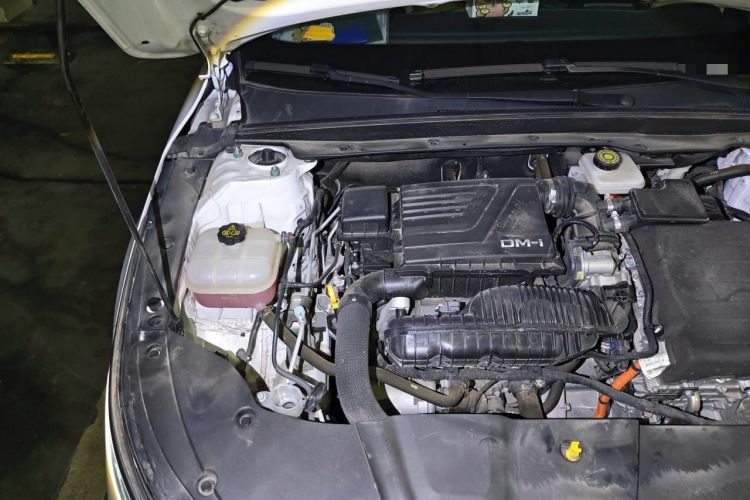 Used BYD Destroyer 05 2024 HONOR Edition DM-i 55KM Luxury Model Engine Bay Right