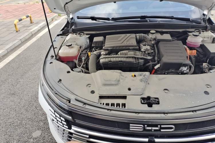 Used BYD Destroyer 05 2024 HONOR Edition DM-i 55KM Luxury Model Engine Bay Right