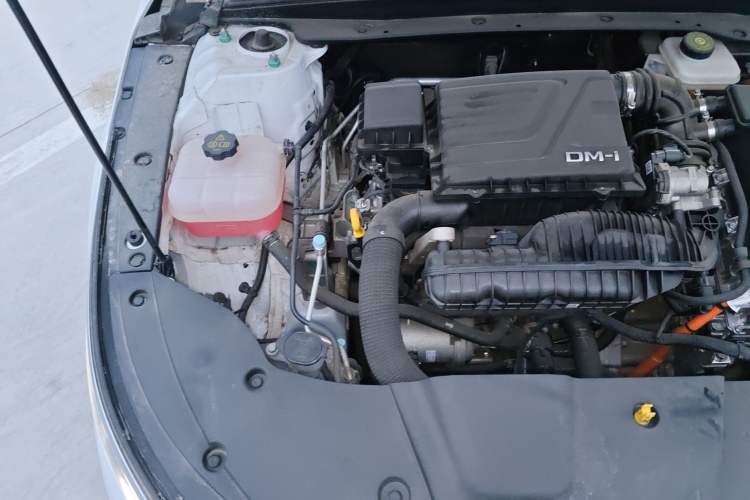 Used BYD Destroyer 05 2024 HONOR Edition DM-i 55KM Luxury Model Engine Bay Right