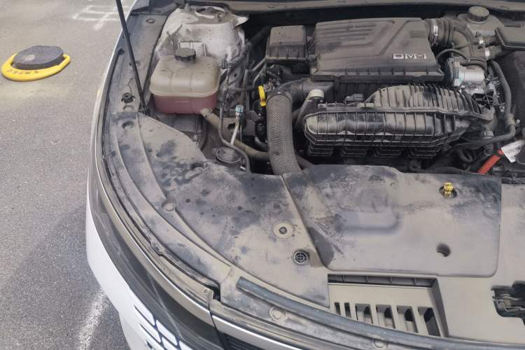 Used BYD Destroyer 05 2024 Honor Edition DM-i 120KM Luxury Model Engine Bay Right