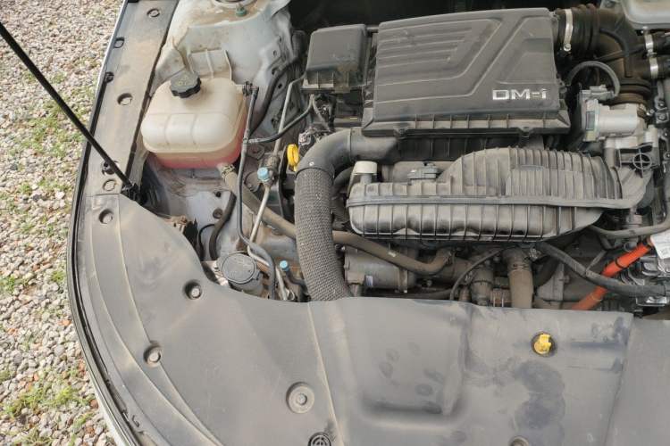 Used BYD Destroyer 05 2024 HONOR Edition DM-i 55KM Luxury Model Engine Bay Right