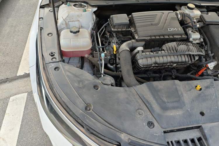 Used BYD Destroyer 05 2024 HONOR Edition DM-i 55KM Luxury Model Engine Bay Right