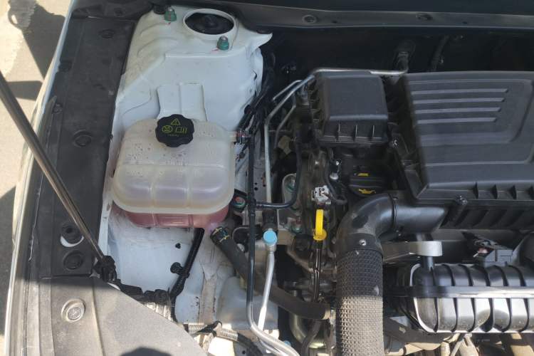 Used BYD Destroyer 05 2024 HONOR Edition DM-i 55KM Luxury Model Engine Bay Right