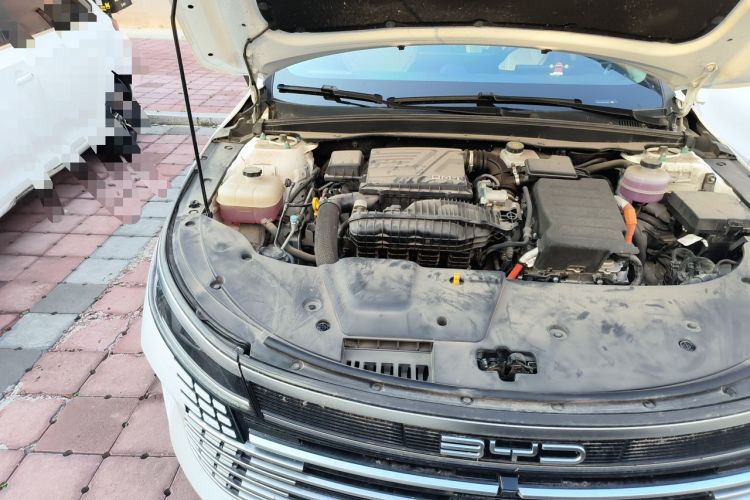 Used BYD Destroyer 05 2024 HONOR Edition DM-i 55KM Luxury Model Engine Bay Right