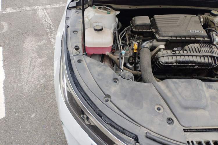 Used BYD Destroyer 05 2024 HONOR Edition DM-i 55KM Luxury Model Engine Bay Right