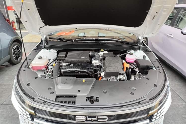 Used BYD Destroyer 05 2024 HONOR Edition DM-i 55KM Luxury Model Engine Bay
