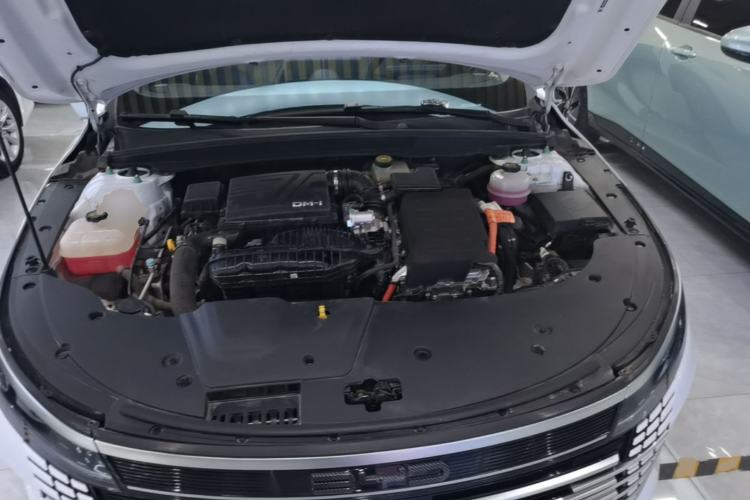Used BYD Destroyer 05 2024 HONOR Edition DM-i 55KM Luxury Model Engine Bay