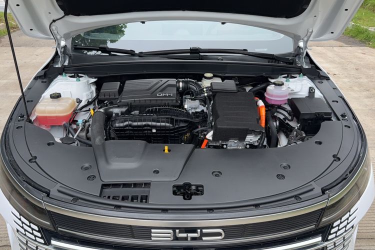 Used BYD Destroyer 05 2024 HONOR Edition DM-i 55KM Luxury Model Engine Bay
