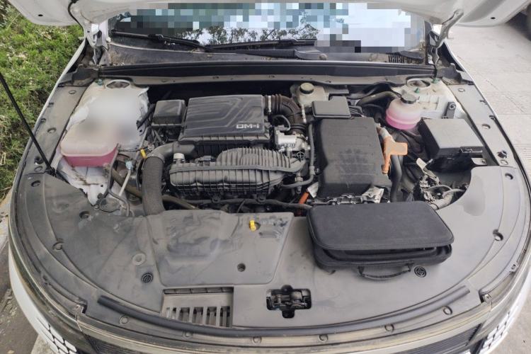 Used BYD Destroyer 05 2024 HONOR Edition DM-i 55KM Prestige Model Engine Bay