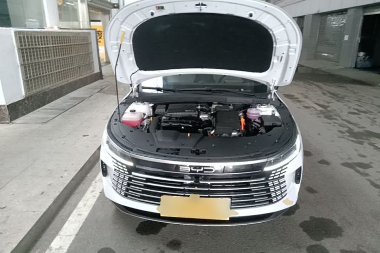 Used BYD Destroyer 05 2024 Honor Edition DM-i 120KM Luxury Model Engine Bay