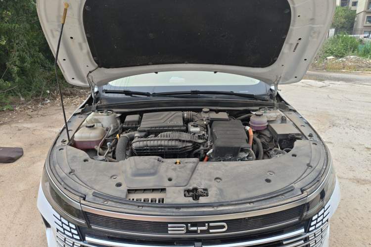 Used BYD Destroyer 05 2024 Honor Edition DM-i 120KM Luxury Model Engine Bay