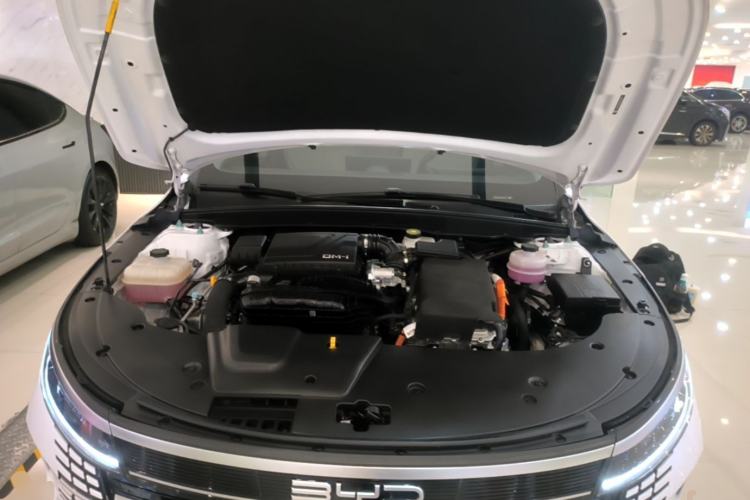 Used BYD Destroyer 05 2024 HONOR Edition DM-i 55KM Luxury Model Engine Bay