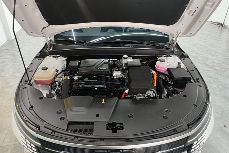 Used BYD Destroyer 05 2024 HONOR Edition DM-i 55KM Luxury Model Engine Bay