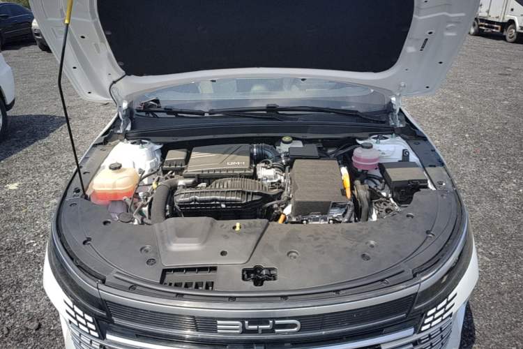 Used BYD Destroyer 05 2024 HONOR Edition DM-i 55KM Luxury Model Engine Bay