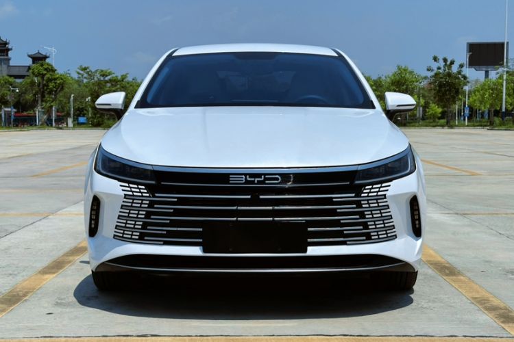 Used BYD Destroyer 05 2024 Honor Edition DM-i 120KM Luxury Model Exterior 1