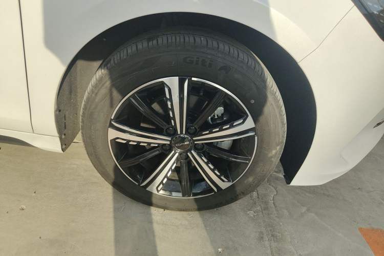 Used BYD Destroyer 05 2024 Honor Edition DM-i 120KM Luxury Model Exterior 1