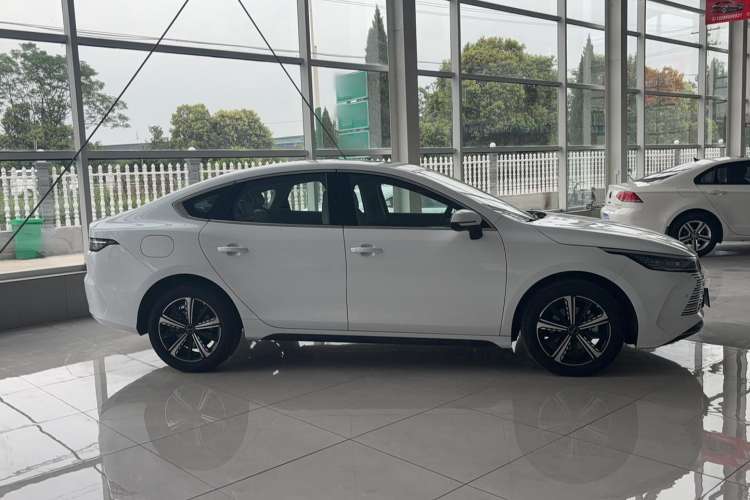 Used BYD Destroyer 05 2024 HONOR Edition DM-i 120KM Prestige Model Exterior 2