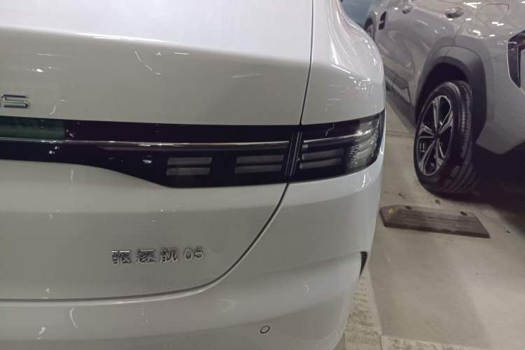 Used BYD Destroyer 05 2024 Honor Edition DM-i 120KM Luxury Model Exterior 3