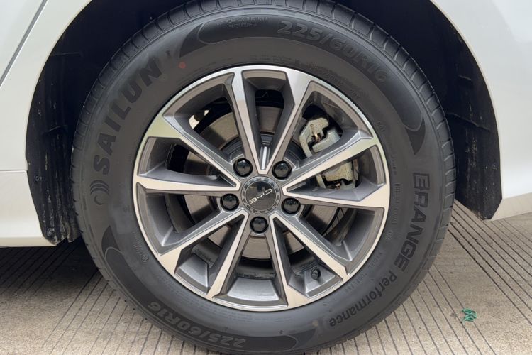Used BYD Destroyer 05 2024 HONOR Edition DM-i 55KM Luxury Model Exterior 3